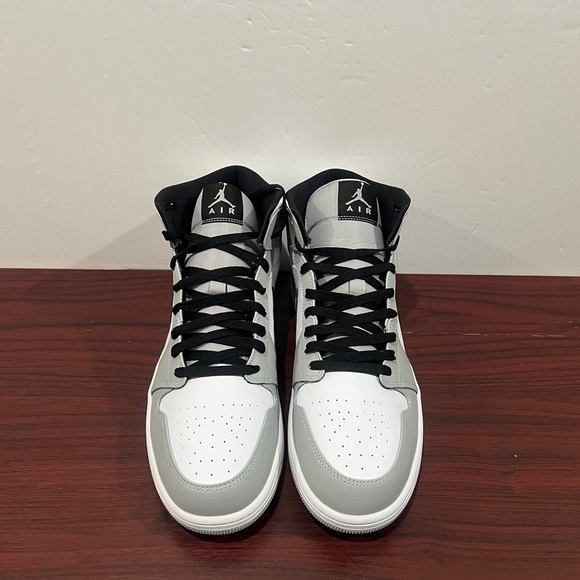 Air Jordan 1 Mid, 554724 092, White, Grey & Black - Picture 9 of 13